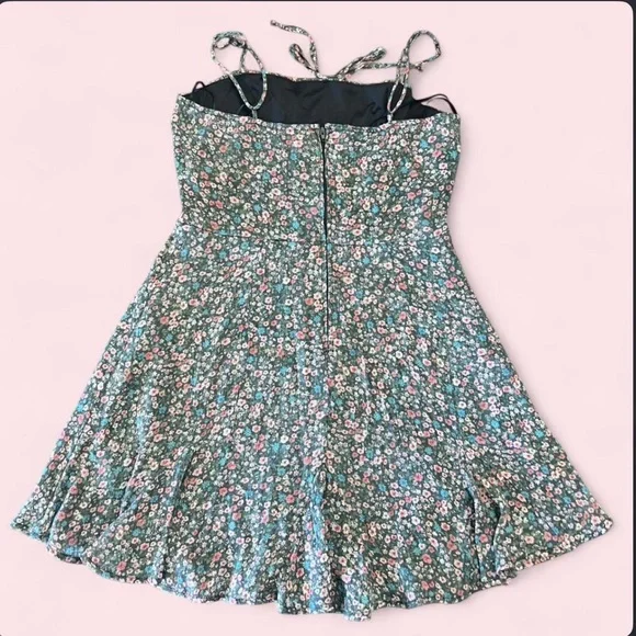 Mi Ami for Francesca’s Floral Mini Dress Size M Tie Front Spaghetti Strap - Picture 2 of 4
